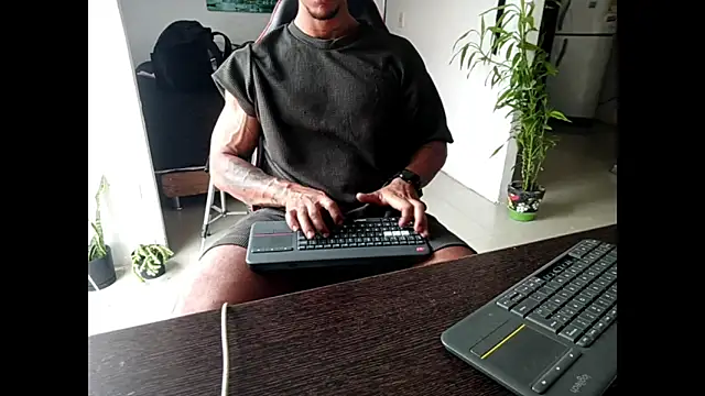 Adam Valenciia online show from 6, 6, 2026