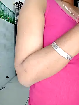 Snapshot of Best-Couple chatting on 7, 1, 2025 Best-Couple online show from 7, 1, 2025