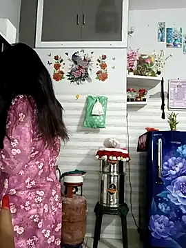 Snapshot of Best-Couple chatting on 13, 10, 2025 Best-Couple online show from 13, 10, 2025