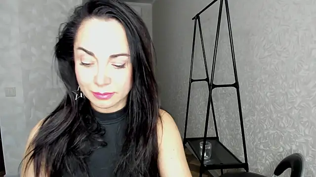 Snapshot of Monica_Weiss chatting on 4, 3, 2025 Monica Weiss online show from 4, 3, 2025