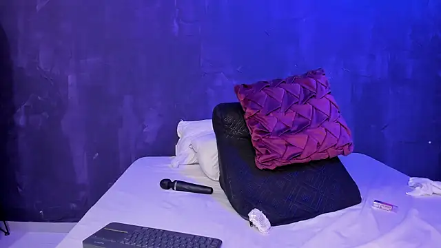 lee Powder online show from 4, 2, 2025