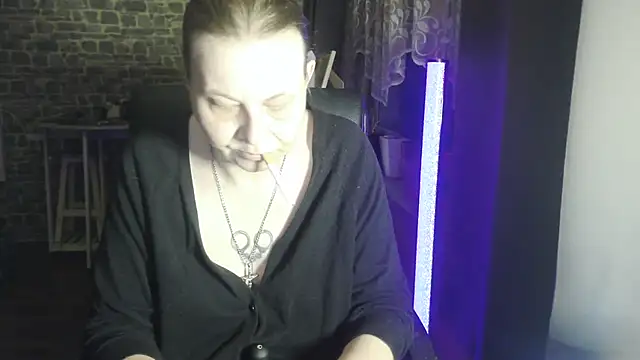 Sweet Phoenix online show from 9, 10, 2025