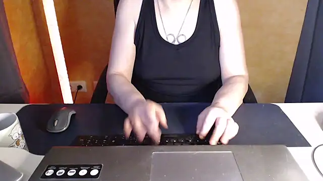 Sweet Phoenix online show from 25, 5, 2026