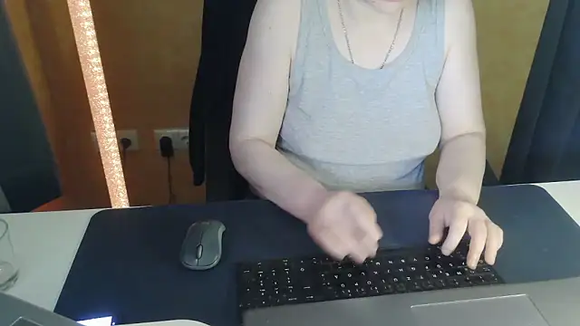 Sweet Phoenix online show from 12, 6, 2026