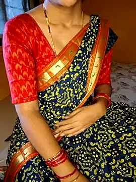 Snapshot of lovelygirl4567 chatting on 4, 10, 2025 lovelygirl4567 online show from 4, 10, 2025