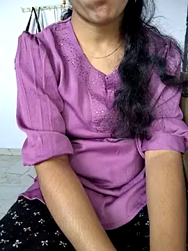 lovelygirl4567 online show from 15, 12, 2025