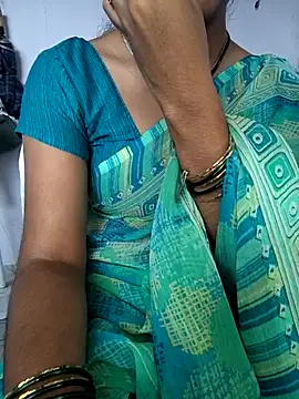 Snapshot of lovelygirl4567 chatting on 7, 1, 2026 lovelygirl4567 online show from 7, 1, 2026