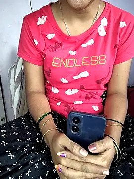 Snapshot of lovelygirl4567 chatting on 1, 2, 2026 lovelygirl4567 online show from 1, 2, 2026