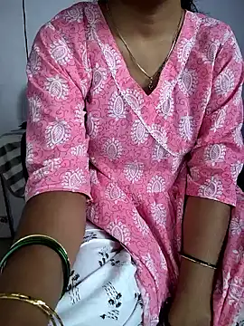 Snapshot of lovelygirl4567 chatting on 2, 2, 2026 lovelygirl4567 online show from 2, 2, 2026