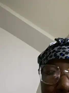 Snapshot of DamnBubbles chatting on 16, 1, 2025 DamnBubbles online show from 16, 1, 2025