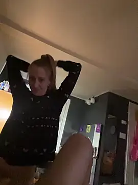 Snapshot of jerjenn chatting on 11, 4, 2026 jerjenn online show from 11, 4, 2026