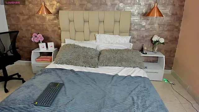 Scarlet lace online show from 6, 3, 2025