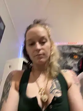 Snapshot of damselaintstressn chatting on 7, 11, 2025 damselaintstressn online show from 7, 11, 2025