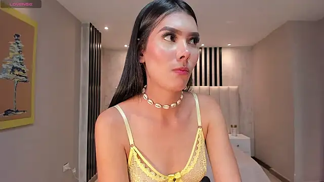 NiaSalvatore online show from 27, 2, 2025