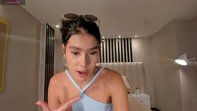 Snapshot of NiaSalvatore chatting on 1, 5, 2026 NiaSalvatore online show from 1, 5, 2026
