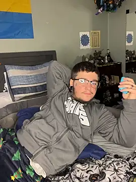 Snapshot of TMTMTL chatting on 20, 11, 2025 TMTMTL online show from 20, 11, 2025