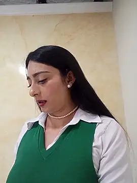 BELLA--26 online show from 15, 1, 2025
