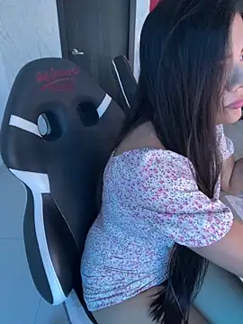 lia ros online show from 2, 2, 2025