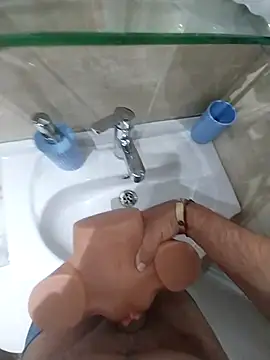 Snapshot of Elrep_tile chatting on 15, 3, 2026 Elrep tile online show from 15, 3, 2026