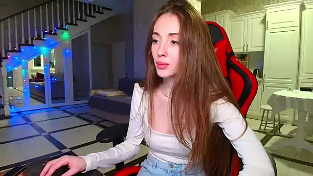 Evelyn Mooree online show from 12, 1, 2025