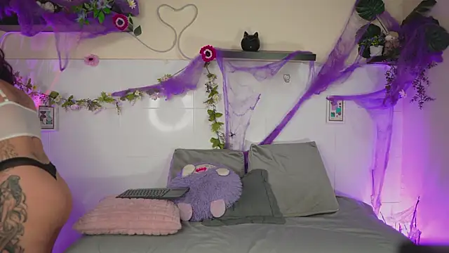 bri cullen online show from 30, 10, 2025