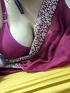 Snapshot of mallupriyapriya chatting on 5, 3, 2026 mallupriyapriya online show from 5, 3, 2026