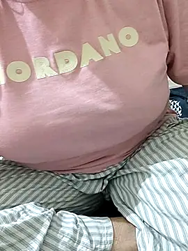 Snapshot of mallupriyapriya chatting on 8, 3, 2026 mallupriyapriya online show from 8, 3, 2026