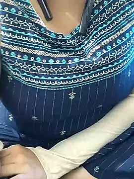 Snapshot of mallupriyapriya chatting on 10, 3, 2026 mallupriyapriya online show from 10, 3, 2026