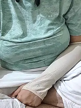 Snapshot of mallupriyapriya chatting on 19, 3, 2026 mallupriyapriya online show from 19, 3, 2026