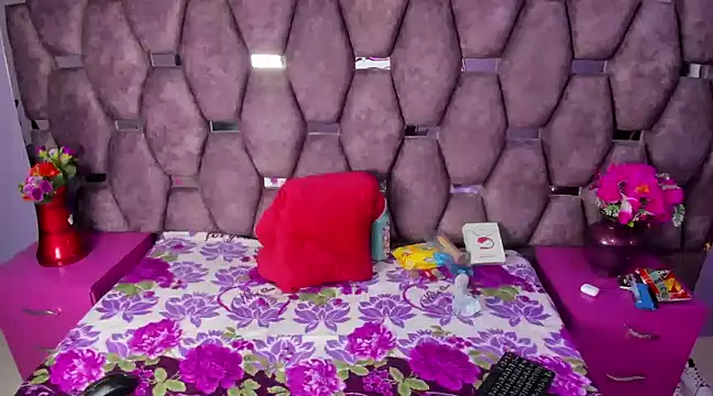 Sweets Violeta18 online show from 18, 2, 2025