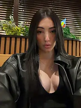 Snapshot of Maddy_Jones chatting on 10, 2, 2026 Maddy Jones online show from 10, 2, 2026