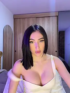 Snapshot of Maddy_Jones chatting on 28, 5, 2026 Maddy Jones online show from 28, 5, 2026