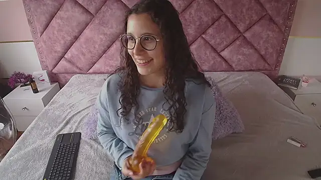 Charlotte  Miller online show from 14, 1, 2025