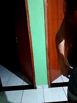 Snapshot of AliceRuivinha2 chatting on 13, 3, 2026 AliceRuivinha2 online show from 13, 3, 2026