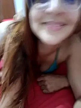 Snapshot of AliceRuivinha2 chatting on 4, 4, 2026 AliceRuivinha2 online show from 4, 4, 2026