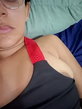 AliceRuivinha2 online show from 2, 7, 2026