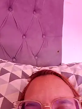 AliceRuivinha2 online show from 4, 7, 2026