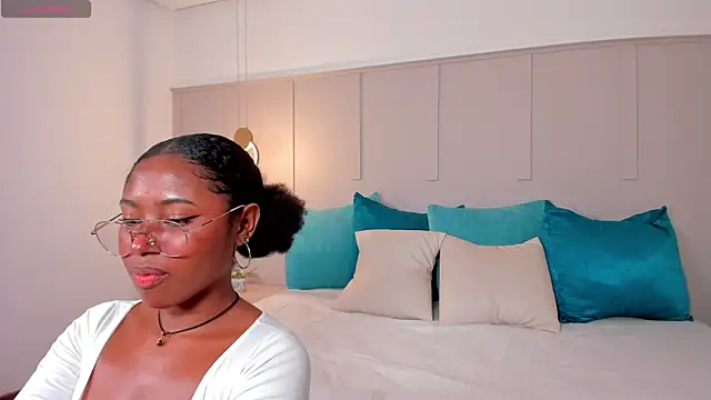 violeta ruiz  online show from 28, 1, 2025