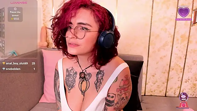 Snapshot of catalehia_moonlight chatting on 5, 3, 2025 catalehia moonlight online show from 5, 3, 2025