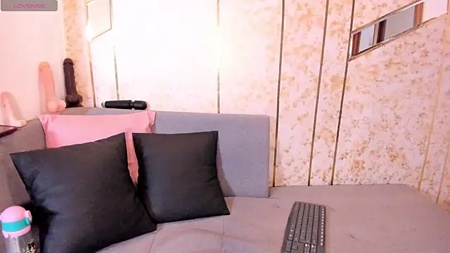 Snapshot of catalehia_moonlight chatting on 13, 3, 2025 catalehia moonlight online show from 13, 3, 2025