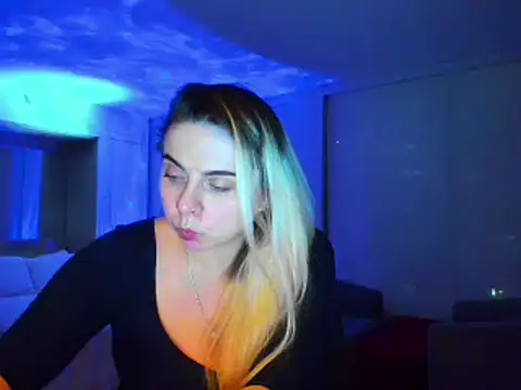 Snapshot of HappyIva chatting on 4, 2, 2025 HappyIva online show from 4, 2, 2025