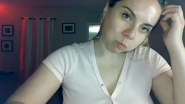 Snapshot of HappyIva chatting on 30, 9, 2025 HappyIva online show from 30, 9, 2025