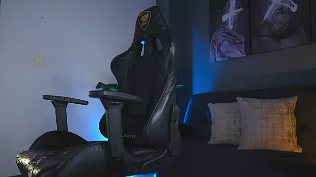 Snapshot of kevin_montoya chatting on 10, 4, 2026 kevin montoya online show from 10, 4, 2026