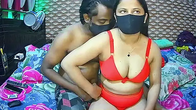 Hot Nila online show from 21, 6, 2026