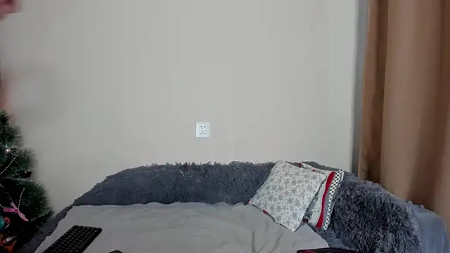 KristineEsme online show from 17, 1, 2025