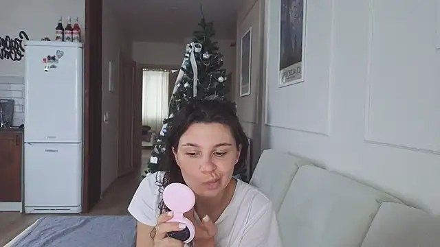 KristineEsme online show from 14, 12, 2025