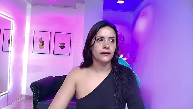 Arianna sweeet online show from 10, 5, 2026