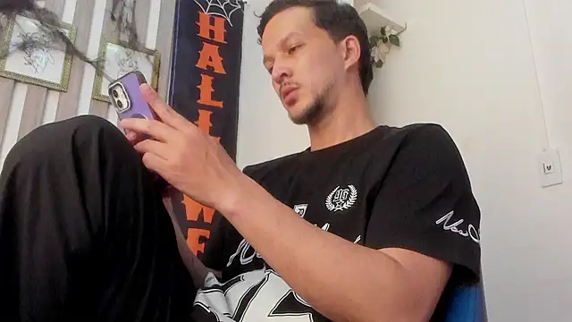 Snapshot of Oliverssmith chatting on 30, 10, 2025 Oliverssmith online show from 30, 10, 2025