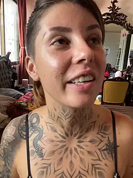 Izy cute  online show from 3, 10, 2025