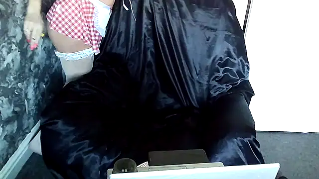 ImogenBrooke online show from 6, 3, 2025